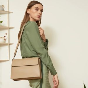 Angela Roi Hamilton shoulder bag in French Beige